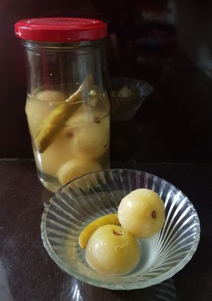 A picture of Pickled Amla.