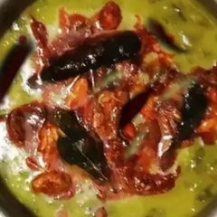 A picture of Palak dal tadka.