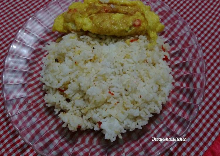 54. Nasi Goreng dan Telur Dadar ala kadarnya