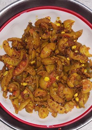 કંકોડા નુ શાક (Kantola Shak Recipe In Gujarati) રેસીપી મુખ્ય ફોટો