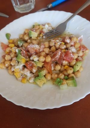 Una foto de Ensalada de garbanzos