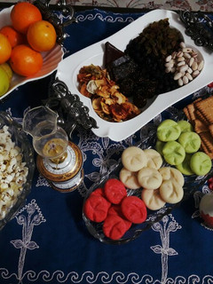 عکسی از دستور سفره یلدا ۹۹ 😊 و پفیلا خانگی