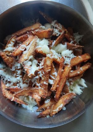 ચીઝ ફ્રાઈસ (Cheese Fries Recipe in Gujarati) રેસીપી મુખ્ય ફોટો