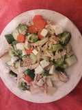 Ensalada rica y saludable con pollo