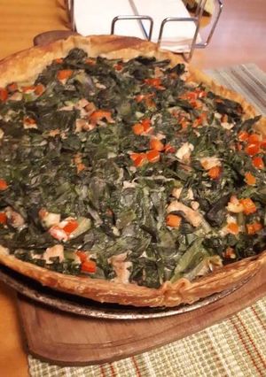 Una foto de Tarta de acelga, puerro y pollo