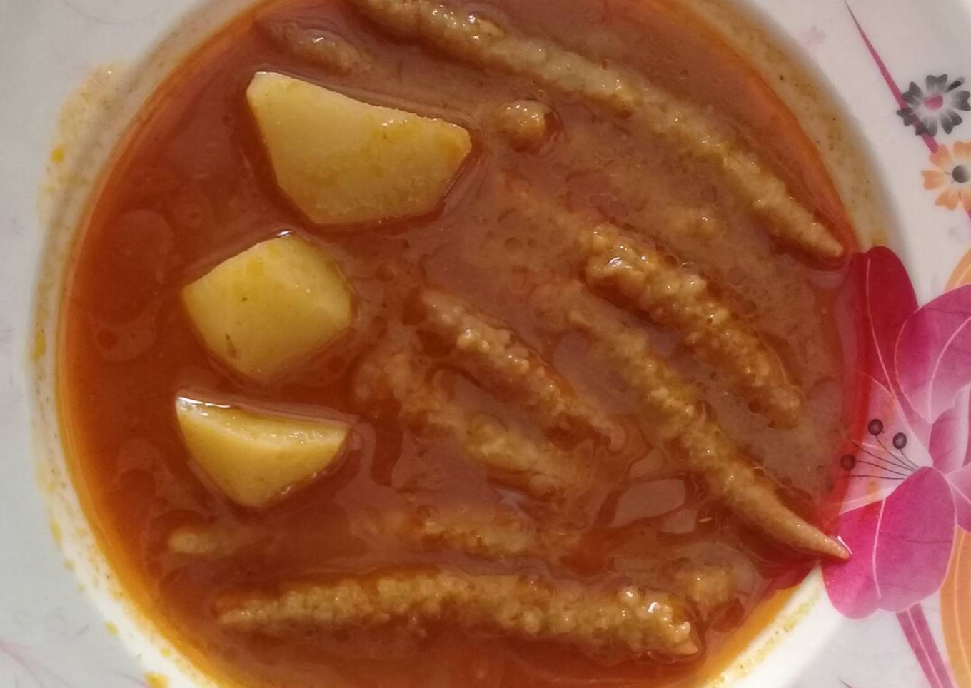 Bengal gram pakoriyan with potato