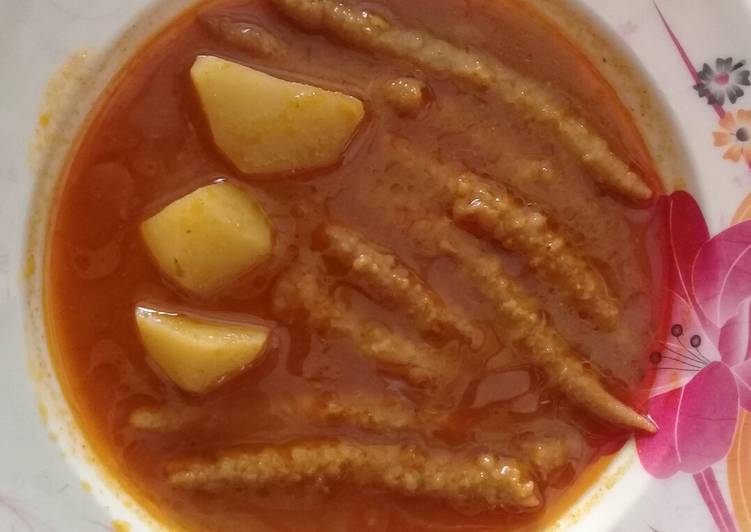 Recipe: Appetizing Bengal gram pakoriyan with potato