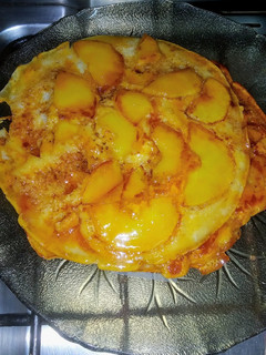 Una foto de Panqueques con manzana caramelizada