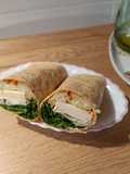 Wrap vegetal con queso rulo de cabra