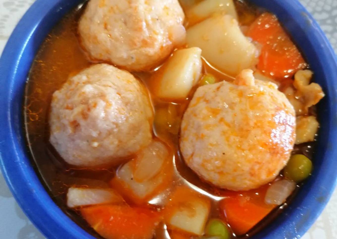 235. Albóndigas con sepia y guisantes