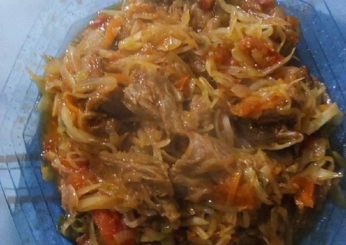 Wet fried beef with cabbage