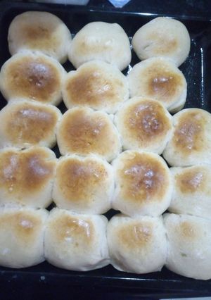 Buns in kaza da dankalin turawa ainihin hoton girkin