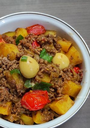 Foto resep Semur sapi cincang, kentang & telur puyuh