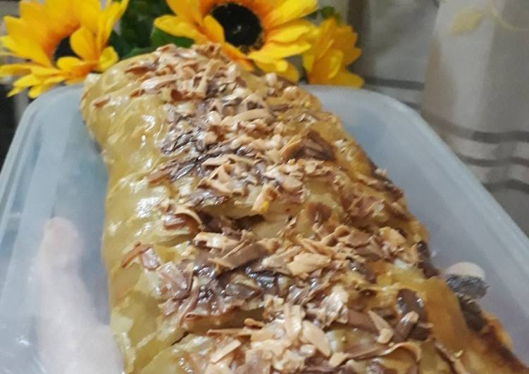 Chicken chessy egg pastry