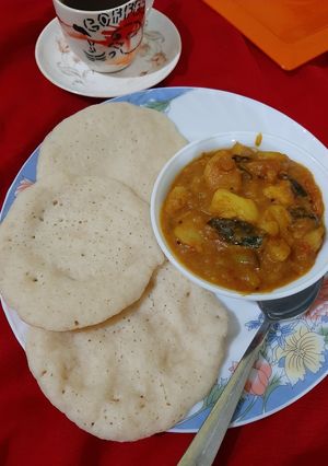 রাভা অপ্পম আর আলুর তরকারি (Rava appam recipe in Bengali) রেসিপির প্রধান ছবি
