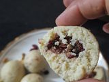 કાજુ અને મિક્ષ બેરીઝ લાડું (Kaju Mix Berries Ladoo Recipe In Gujarati)