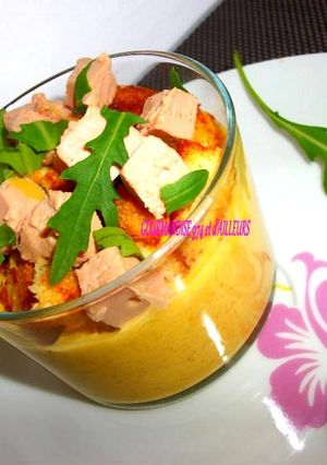 Une photo de Verrine de Velouté de Butternut Squash, Dés de Foie Gras