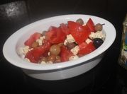 Una foto de tomates con queso