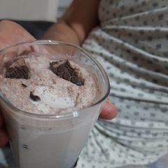 A picture of Oreo shake.