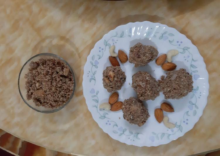 Steps to Make Perfect Edible Gum Laddu Dinkache laddu