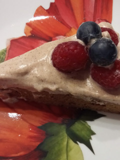 Foto principal de Tarta Bizcocho de Zanahoria Exprés con Cobertura de Crema de Queso