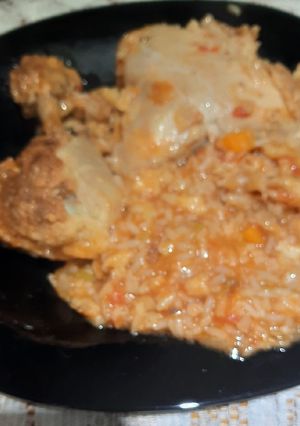 Una foto de Pollo con lo que había en casa