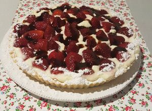 Una foto de Tarta de queso blanco y frutillas! 🍓
