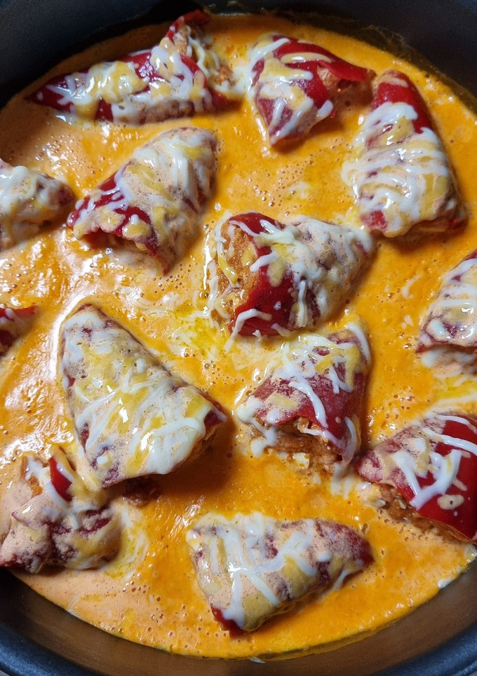 Una foto de Piquillos rellenos de tomate y atún