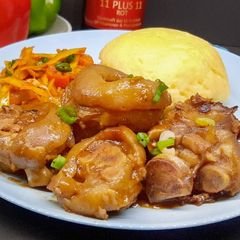 A picture of Pork Trotters.
