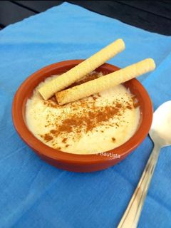 Una foto de Natillas de leche merengada