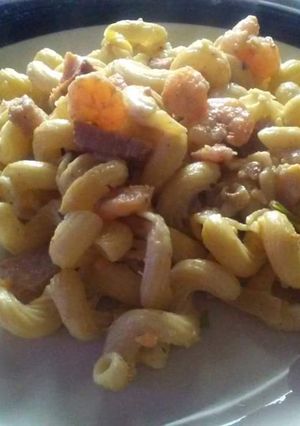 A picture of Easy ham & shrimp Pasta.