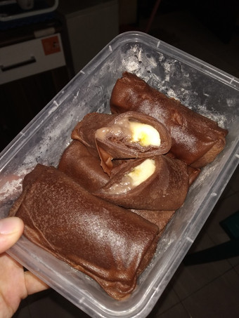 Cara Buat Dadar pisang vla coklat Menu Enak Dan Mudah Dibuat