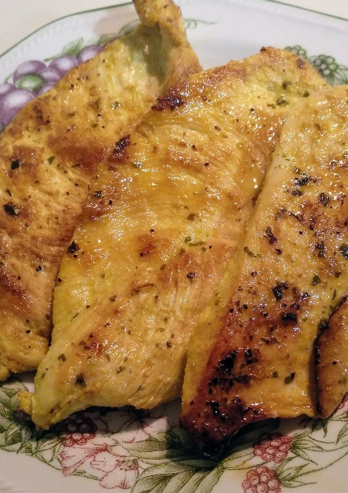 Una foto de Pechugas de pollo a la plancha con saborrrrrrr😂