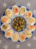 Huevos rellenos de salmón