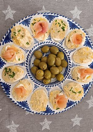 Foto principal de Huevos rellenos de salmón