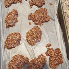 A picture of No bake cookies.
