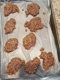 A picture of No bake cookies.