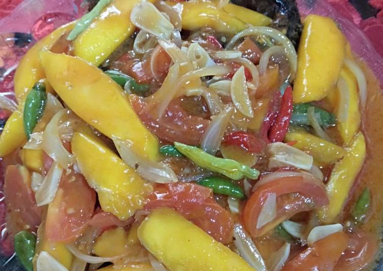 Resep Ikan nila goreng saos asam manis mangga Lezat