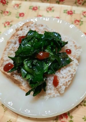 Una foto de Achicoria salteada con salsa picante