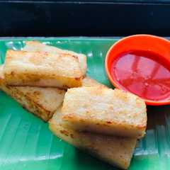 A picture of Kue Lobak / Chai Thau Kue/ Turnip Cake.