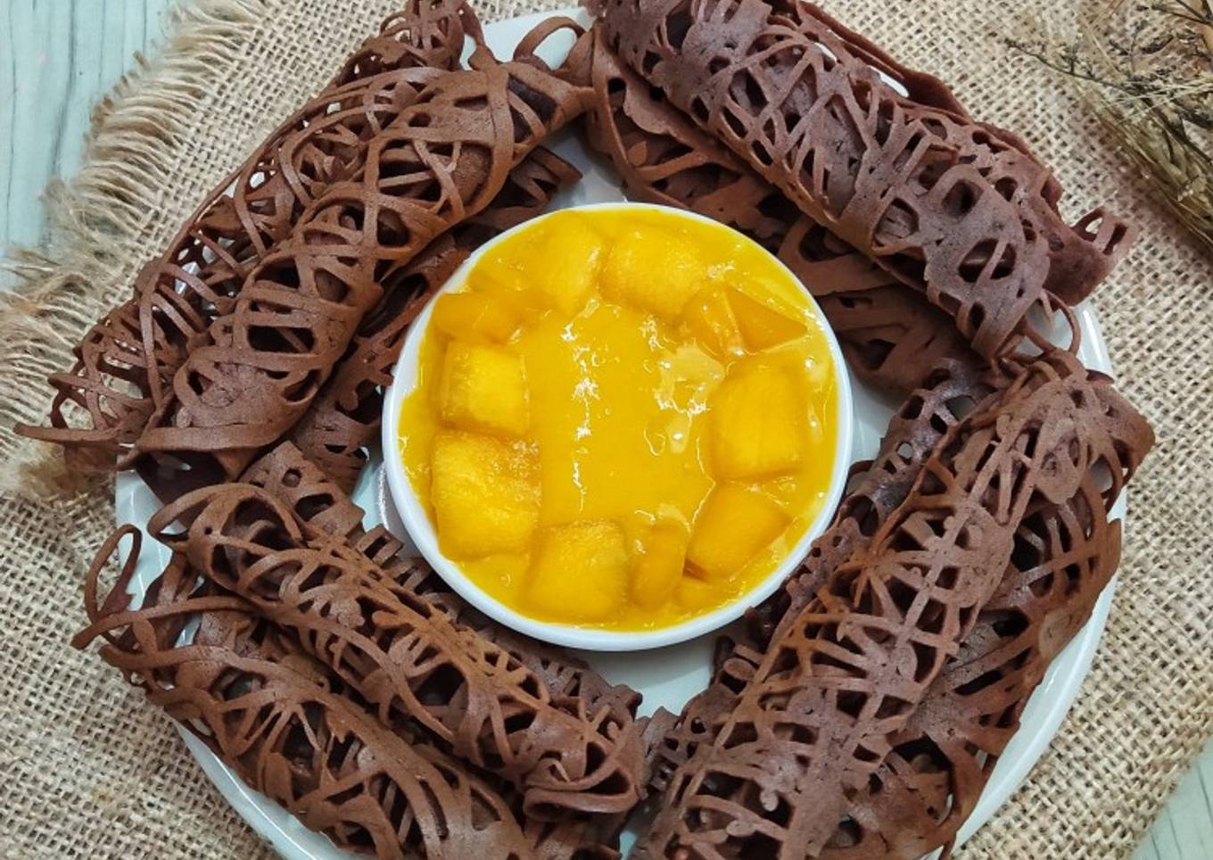 Kue Jala Coklat Saus Mangga