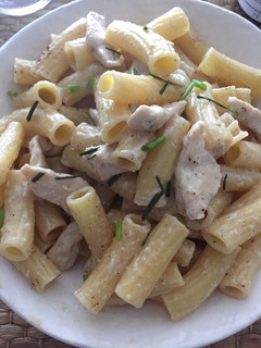 Foto principal de Macarrones con pollo y queso crema