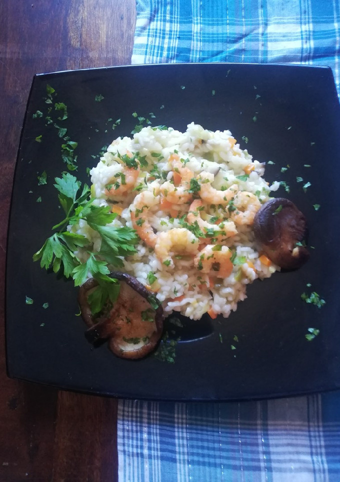 Una foto de Arroz con verduras y gambas