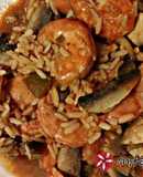Γαρίδες με κόκκινη σάλτσα λαχανικών και καστανό ρύζι