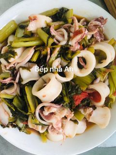 Hình của món Mực xào dưa chua.