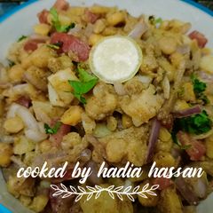 A picture of Aloo chana ("chat").