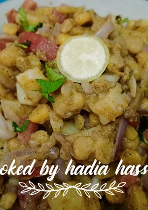 A picture of Aloo chana ("chat").