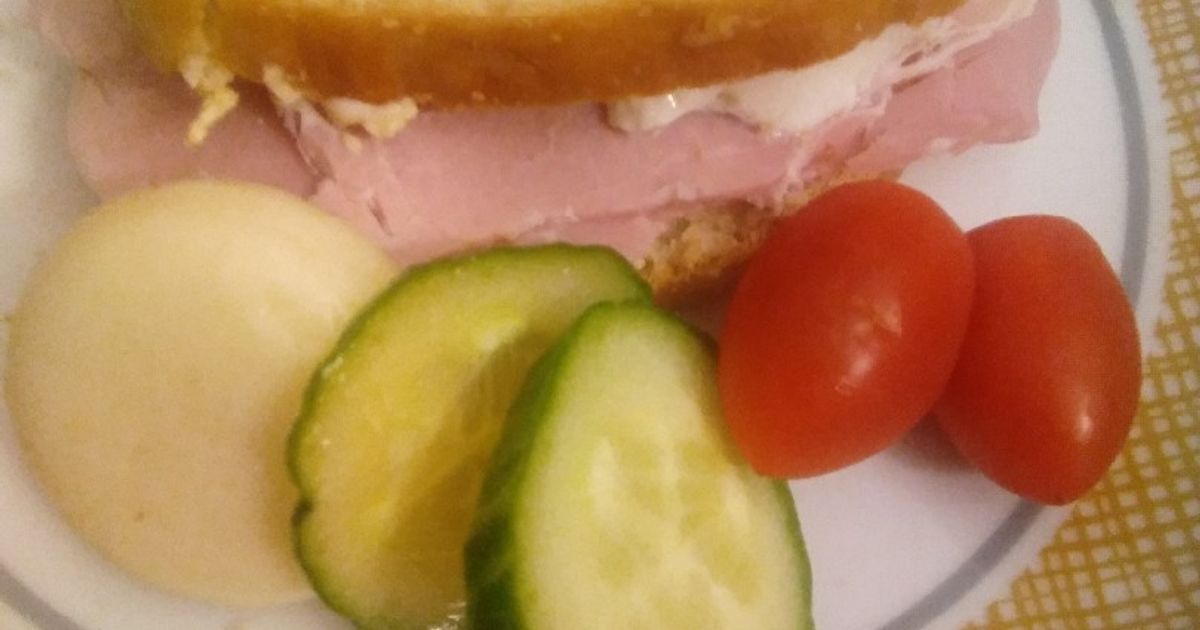 Philadelphia Ham Small Ham Sandwich With Light Philadelphia Recipe by Dawnann68s - Cookpad