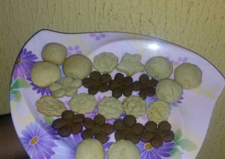 Steps to Prepare Ultimate Milk n chocolate Pretty Cookies