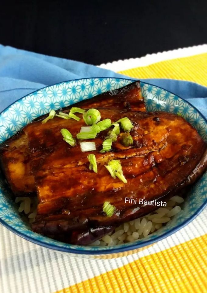 Una foto de Berenjena marinada en salsa Galbi